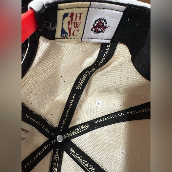 Mitchell & Ness Raptors Limited Edition Hat - Picture 3 of 4